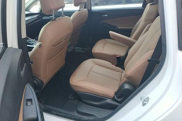 Used Buick GL6 2021 323T Mild Hybrid Connect Prestige Model Left Rear Seat