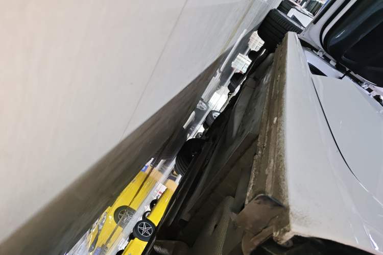 Used Buick GL6 2021 323T Mild Hybrid Connect Luxury Model Left Side Sill