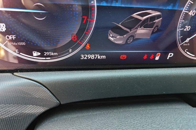 Used Buick GL6 2021 323T Mild Hybrid Connect Luxury Model Odometer Close Up