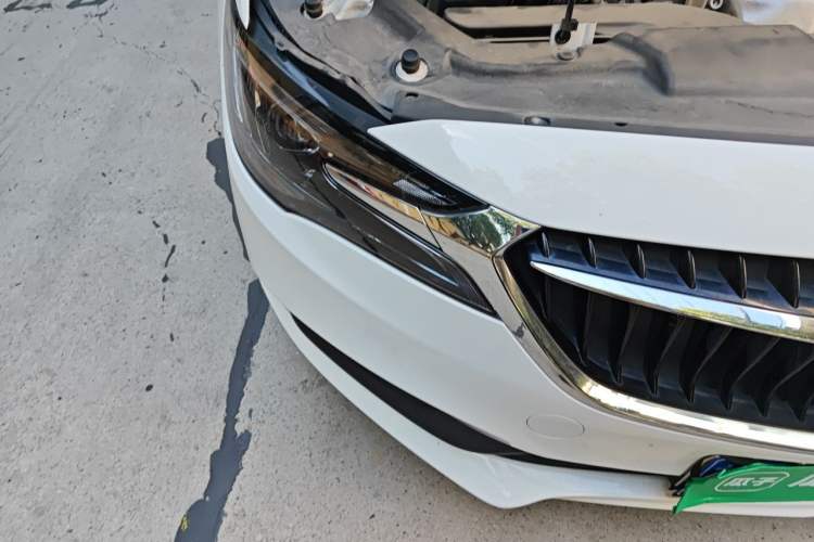 Used Buick GL6 2021 323T Mild Hybrid Connect Luxury Model Right Front Headlight