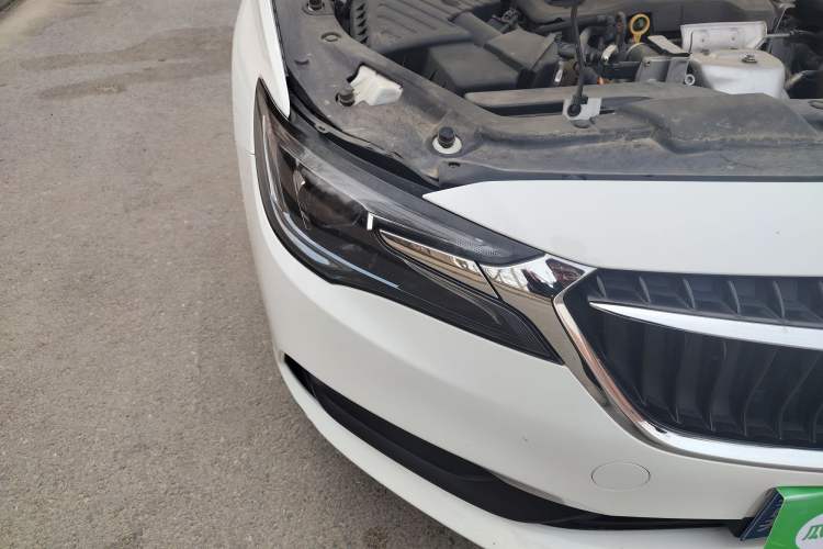 Used Buick GL6 2021 323T Mild Hybrid Connect Luxury Model Right Front Headlight