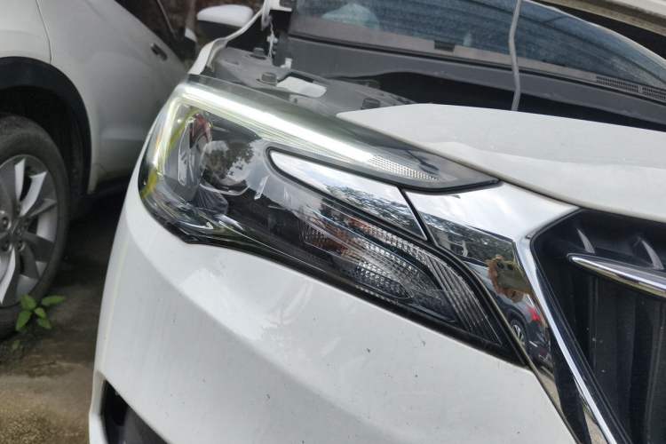 Used Buick GL6 2021 323T Mild Hybrid Connect Prestige Model Right Front Headlight