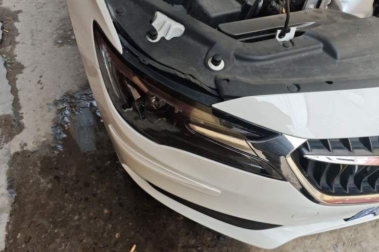 Used Buick GL6 2021 323T Mild Hybrid Connect Luxury Model Right Front Headlight