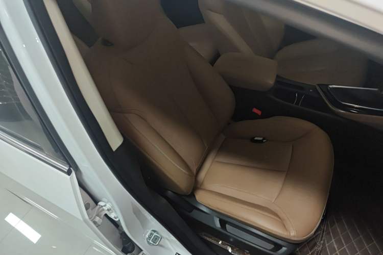 Used Buick GL6 2021 323T Mild Hybrid Connect Luxury Model Right Front Seat