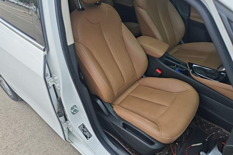 Used Buick GL6 2021 323T Mild Hybrid Connect Luxury Model Right Front Seat