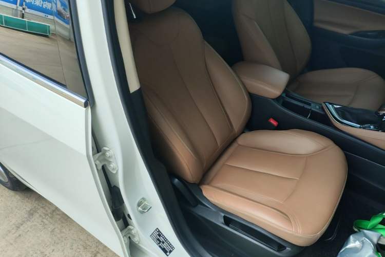 Used Buick GL6 2021 323T Mild Hybrid Connect Luxury Model Right Front Seat