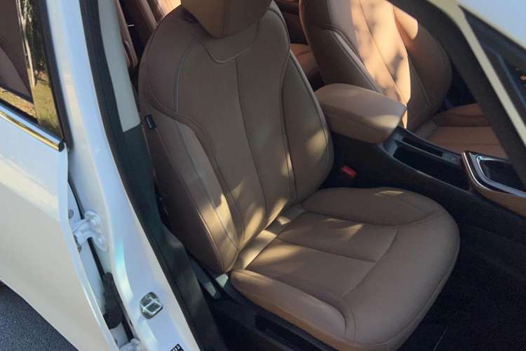 Used Buick GL6 2021 323T Mild Hybrid Connect Luxury Model Right Front Seat