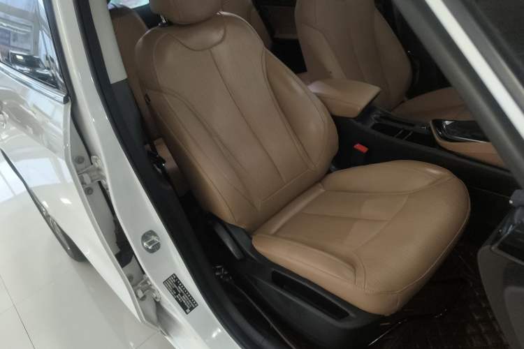 Used Buick GL6 2021 323T Mild Hybrid Connect Luxury Model Right Front Seat