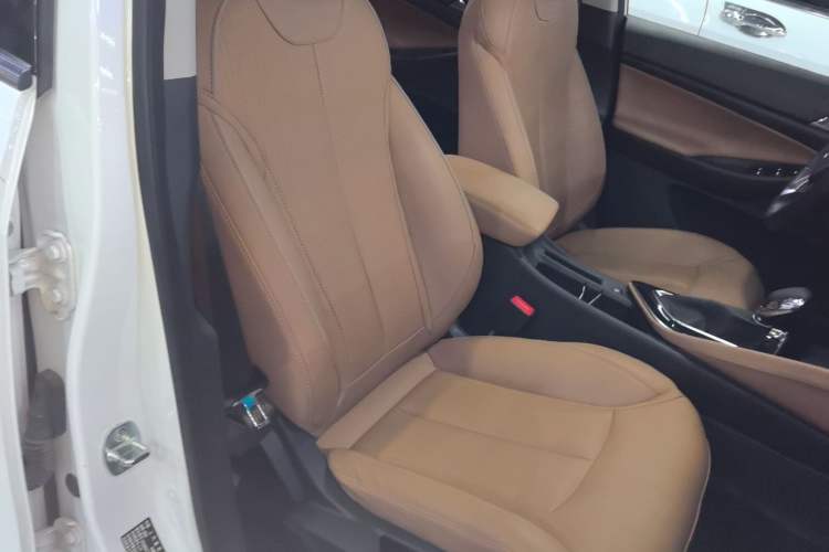 Used Buick GL6 2021 323T Mild Hybrid Connect Luxury Model Right Front Seat