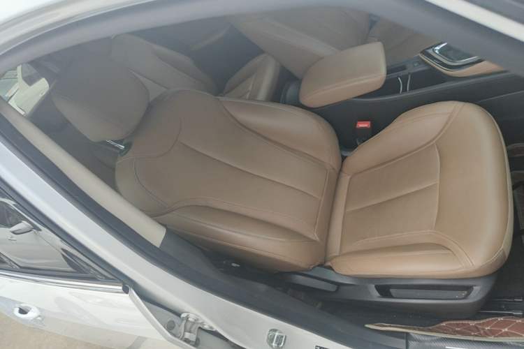 Used Buick GL6 2021 323T Mild Hybrid Connect Prestige Model Right Front Seat
