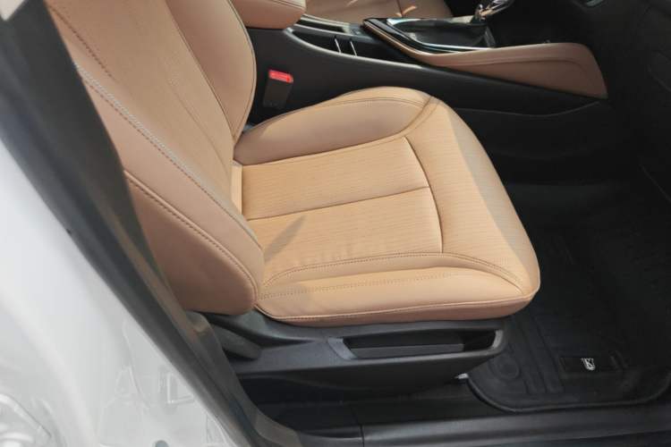 Used Buick GL6 2021 323T Mild Hybrid Connect Luxury Model Right Front Seat