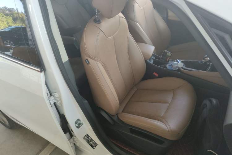 Used Buick GL6 2021 323T Mild Hybrid Connect Luxury Model Right Front Seat
