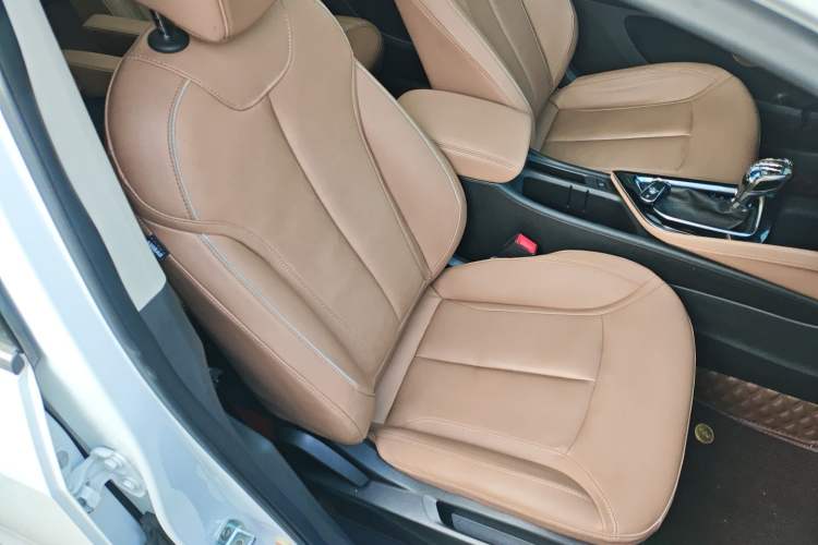 Used Buick GL6 2021 323T Mild Hybrid Connect Prestige Model Right Front Seat