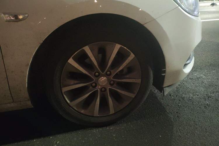 Used Buick GL6 2021 323T Mild Hybrid Connect Luxury Model Right Front Wheel Hub