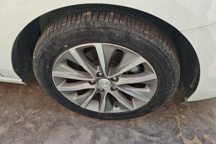 Used Buick GL6 2021 323T Mild Hybrid Connect Luxury Model Right Front Wheel Hub
