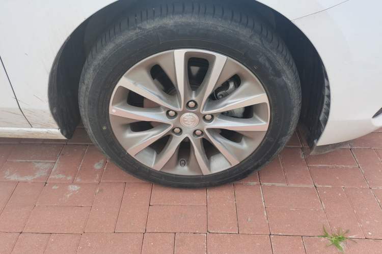Used Buick GL6 2021 323T Mild Hybrid Connect Luxury Model Right Front Wheel Hub