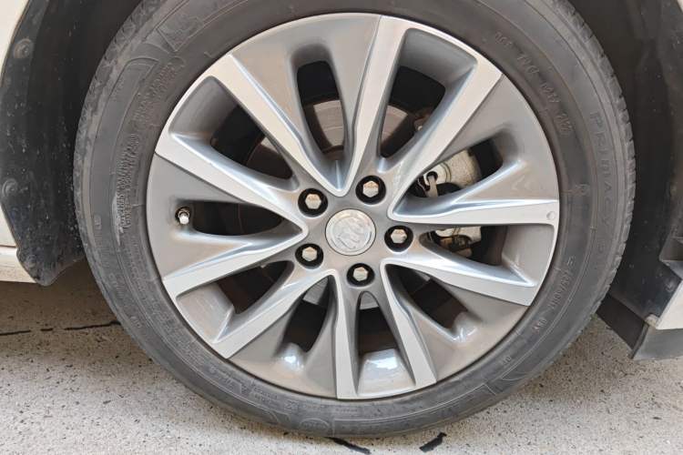 Used Buick GL6 2021 323T Mild Hybrid Connect Luxury Model Right Front Wheel Hub