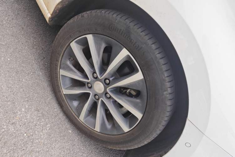 Used Buick GL6 2021 323T Mild Hybrid Connect Prestige Model Right Front Wheel Hub