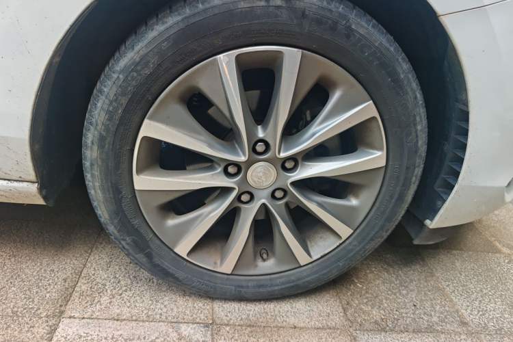 Used Buick GL6 2021 323T Mild Hybrid Connect Luxury Model Right Front Wheel Hub