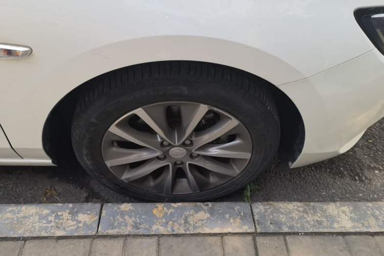 Used Buick GL6 2021 323T Mild Hybrid Connect Luxury Model Right Front Wheel Hub