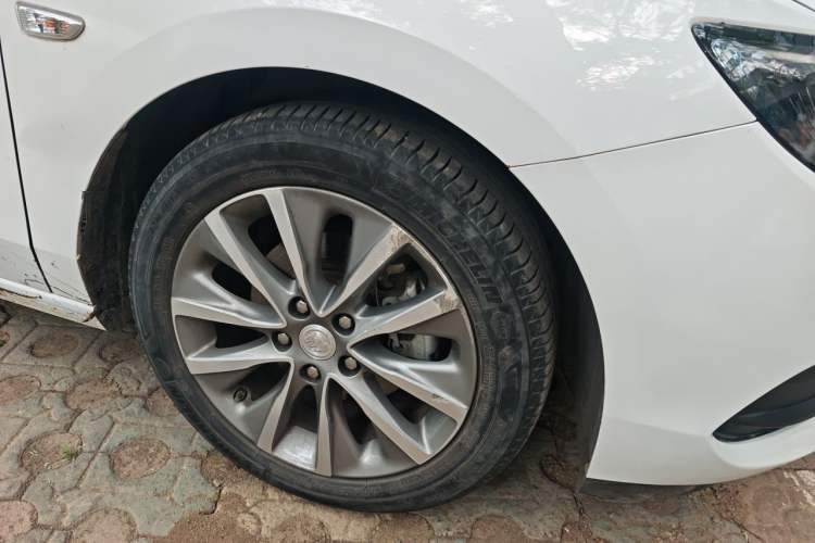 Used Buick GL6 2021 323T Mild Hybrid Connect Luxury Model Right Front Wheel Hub