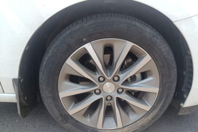 Used Buick GL6 2021 323T Mild Hybrid Connect Luxury Model Right Front Wheel Hub