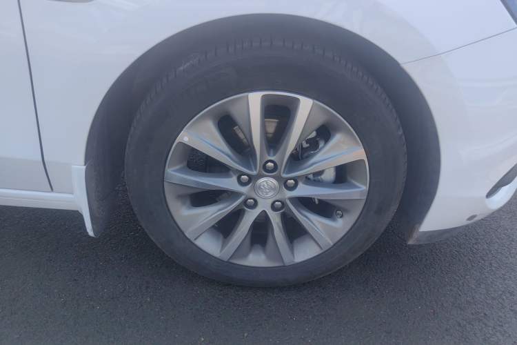 Used Buick GL6 2021 323T Mild Hybrid Connect Luxury Model Right Front Wheel Hub