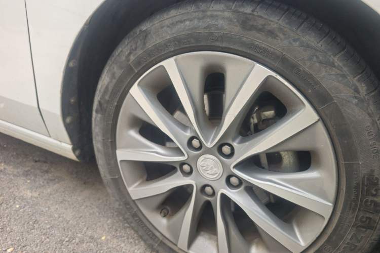 Used Buick GL6 2021 323T Mild Hybrid Connect Luxury Model Right Front Wheel Hub