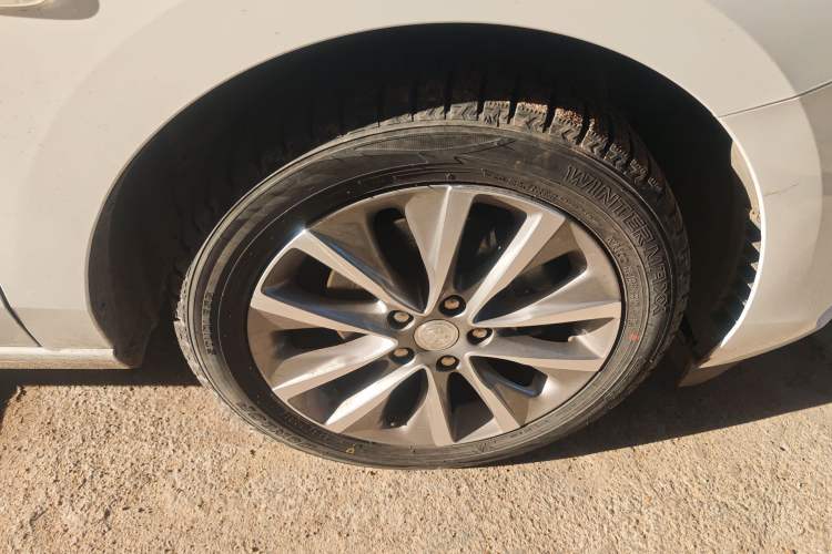 Used Buick GL6 2021 323T Mild Hybrid Connect Luxury Model Right Front Wheel Hub
