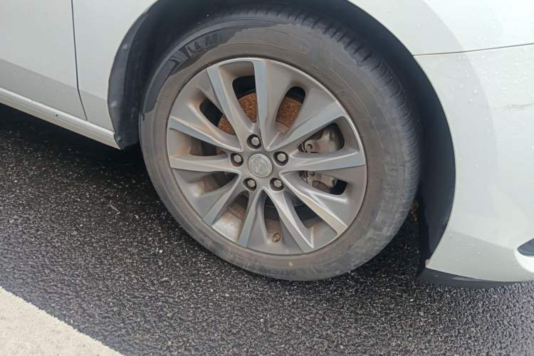 Used Buick GL6 2021 323T Mild Hybrid Connect Luxury Model Right Front Wheel Hub
