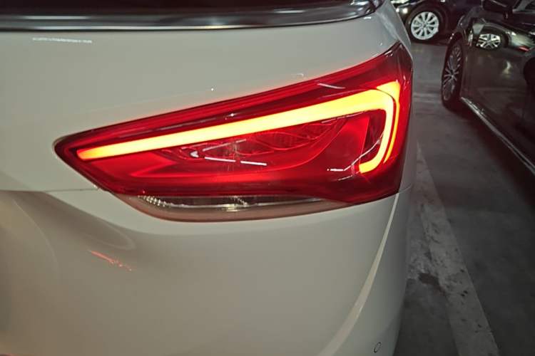 Used Buick GL6 2021 323T Mild Hybrid Connect Prestige Model Right Rear Taillight