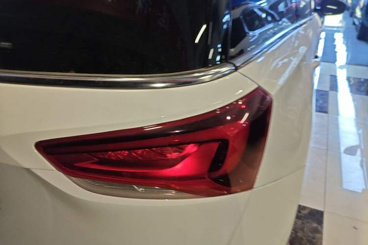 Used Buick GL6 2021 323T Mild Hybrid Connect Luxury Model Right Rear Taillight