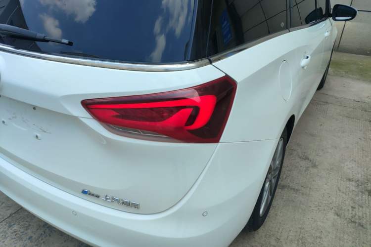 Used Buick GL6 2021 323T Mild Hybrid Connect Luxury Model Right Rear Taillight