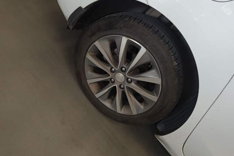 Used Buick GL6 2021 323T Mild Hybrid Connect Luxury Model Right Rear Wheel Hub