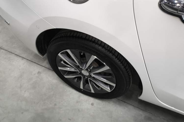 Used Buick GL6 2021 323T Mild Hybrid Connect Prestige Model Right Rear Wheel Hub