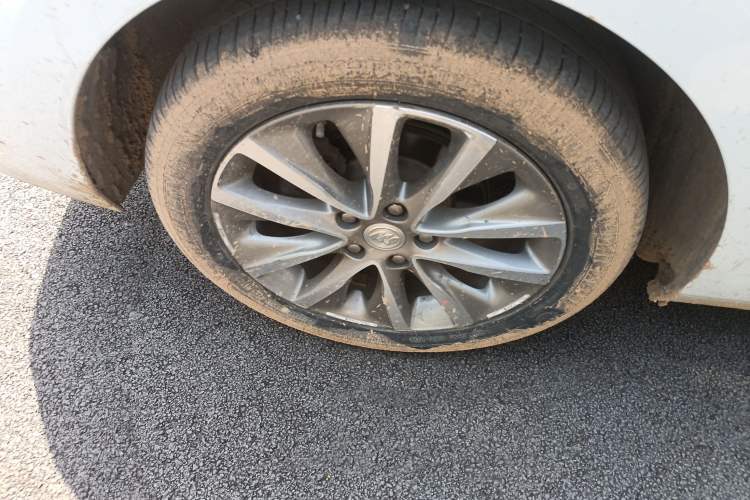 Used Buick GL6 2021 323T Mild Hybrid Connect Luxury Model Right Rear Wheel Hub