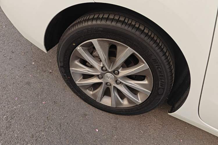 Used Buick GL6 2021 323T Mild Hybrid Connect Luxury Model Right Rear Wheel Hub