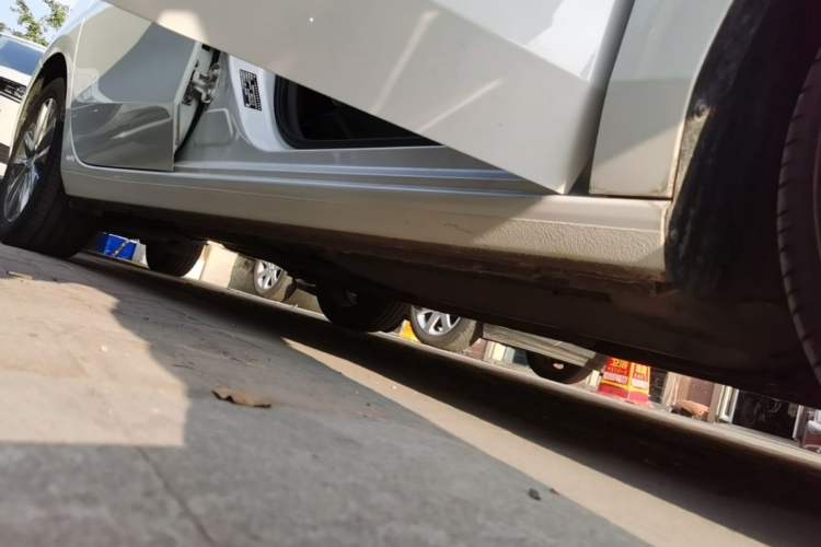Used Buick GL6 2021 323T Mild Hybrid Connect Luxury Model Right Side Sill
