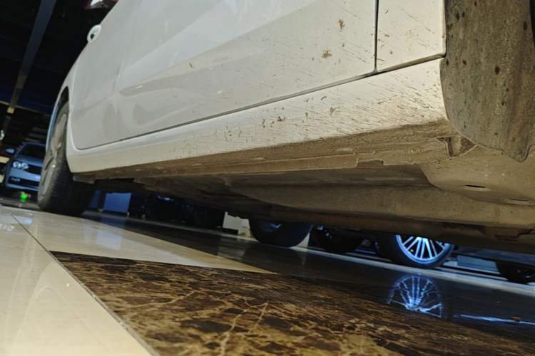 Used Buick GL6 2021 323T Mild Hybrid Connect Luxury Model Right Side Sill