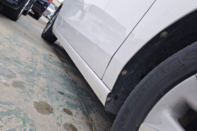 Used Buick GL6 2021 323T Mild Hybrid Connect Luxury Model Right Side Sill