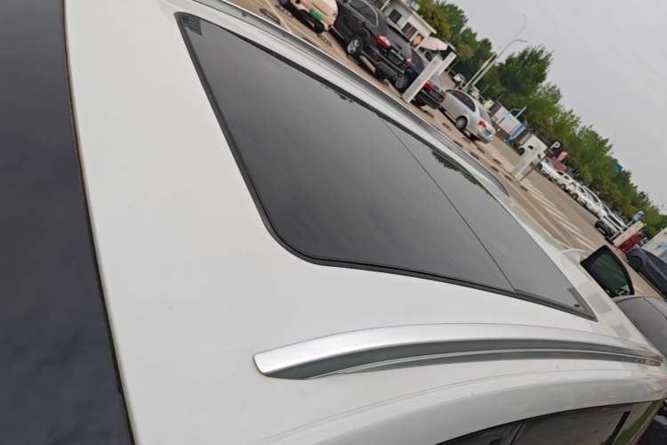 Used Buick GL6 2021 323T Mild Hybrid Connect Luxury Model Roof