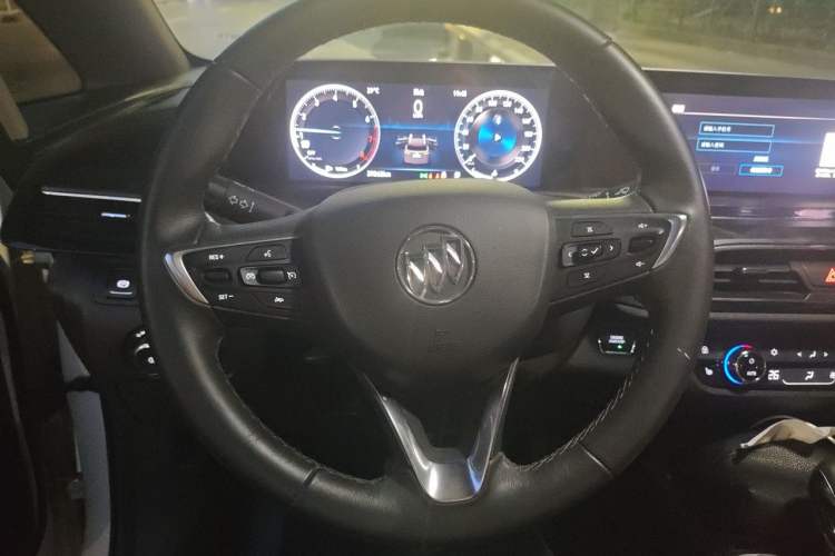 Used Buick GL6 2021 323T Mild Hybrid Connect Luxury Model Steering Wheel