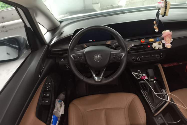Used Buick GL6 2021 323T Mild Hybrid Connect Luxury Model Steering Wheel