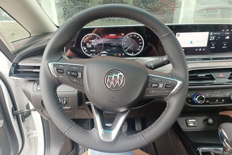Used Buick GL6 2021 323T Mild Hybrid Connect Luxury Model Steering Wheel