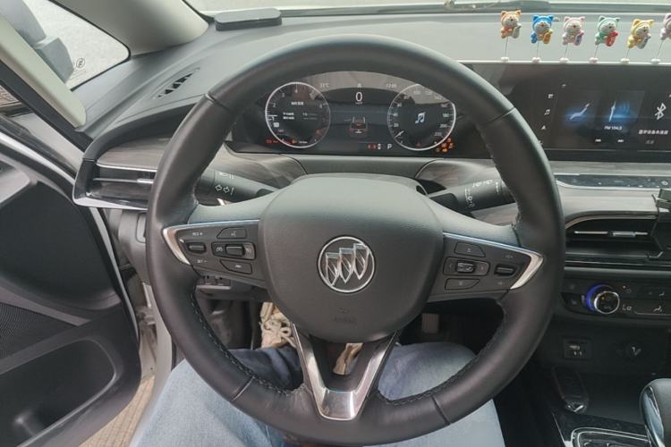 Used Buick GL6 2021 323T Mild Hybrid Connect Luxury Model Steering Wheel