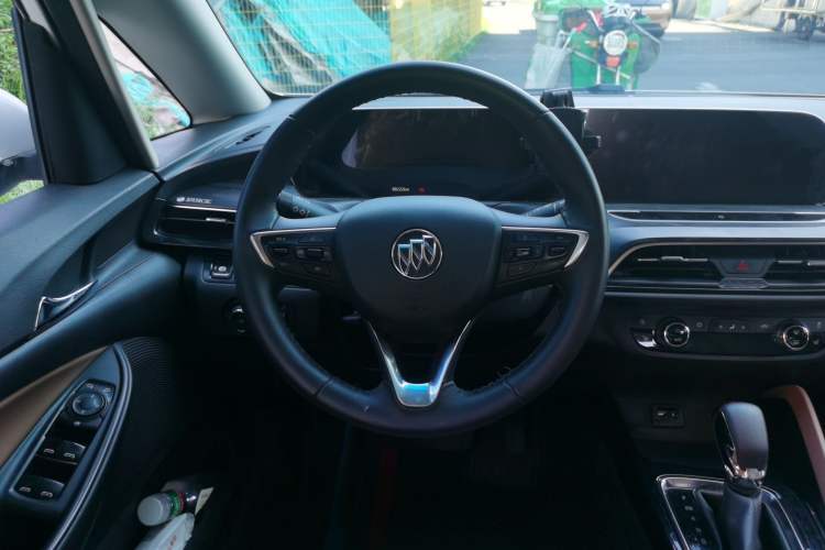 Used Buick GL6 2021 323T Mild Hybrid Connect Luxury Model Steering Wheel
