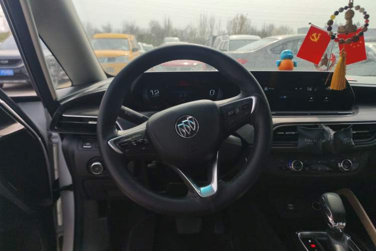 Used Buick GL6 2021 323T Mild Hybrid Connect Prestige Model Steering Wheel