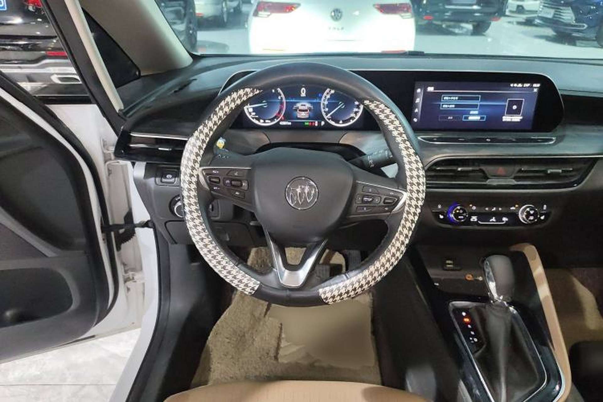 Used Buick GL6 2021 323T Mild Hybrid Connect Luxury Model Steering Wheel
