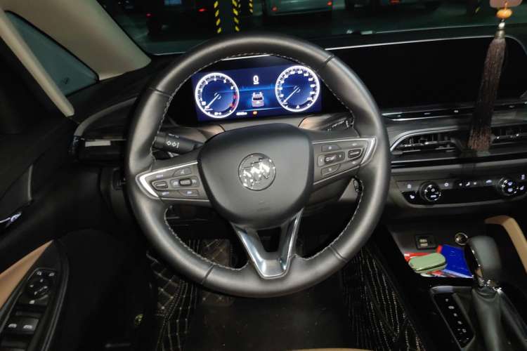 Used Buick GL6 2021 323T Mild Hybrid Connect Luxury Model Steering Wheel