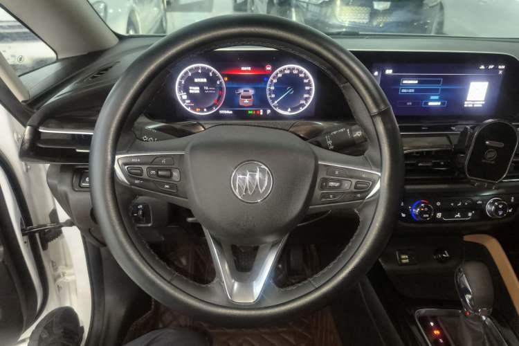 Used Buick GL6 2021 323T Mild Hybrid Connect Luxury Model Steering Wheel